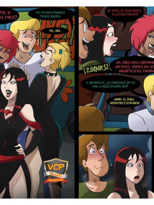 ¡Fiesta con las Hex Girls: Fred y Shaggy se divierten en [Hermit Moth] (Scooby-Doo)!
